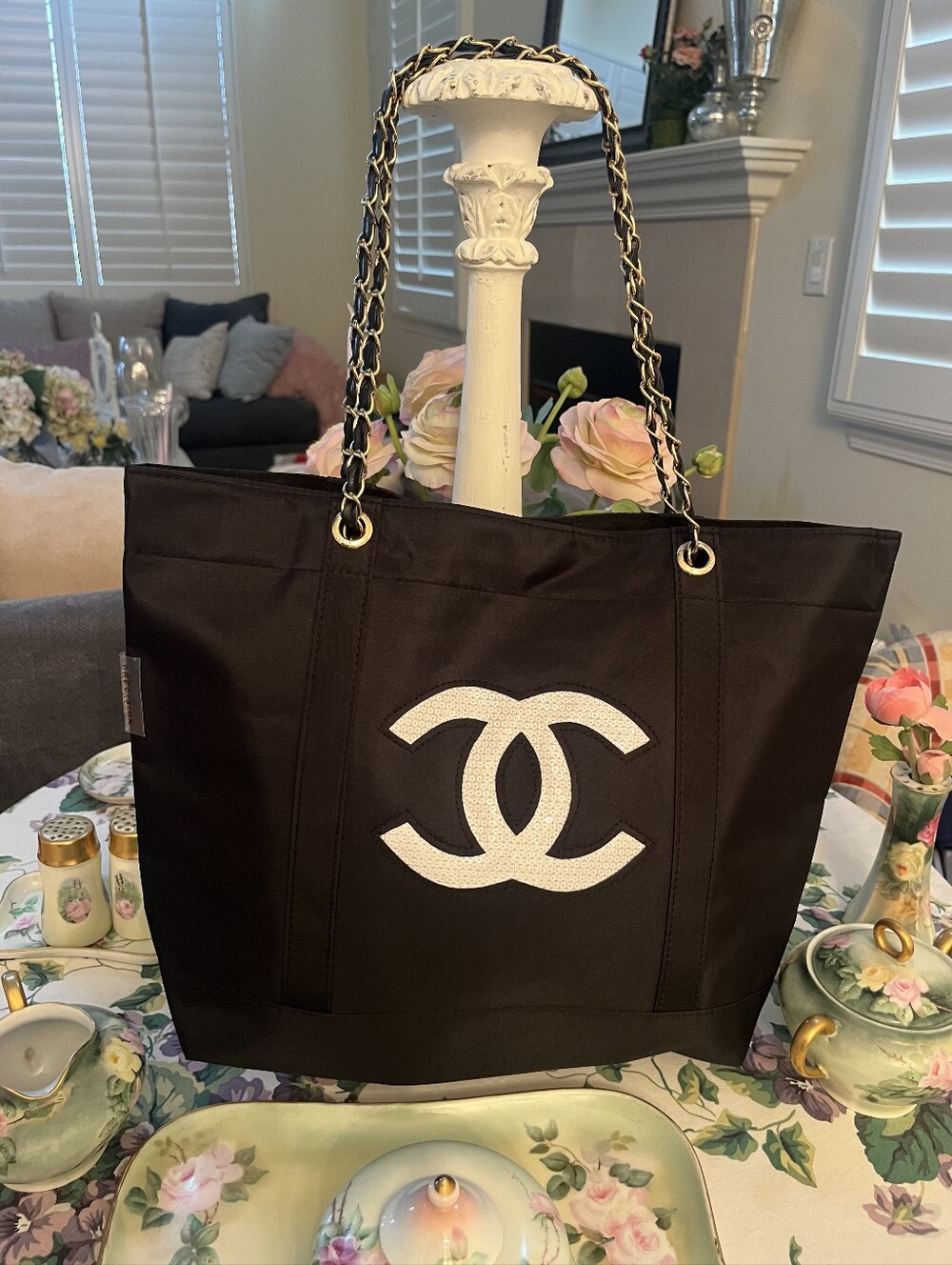 Chanel VIP Bag - Picture 3 of 4